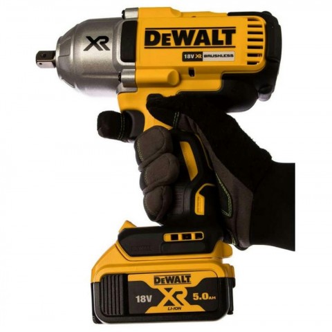 Аккумуляторный ударный гайковерт DeWALT DCF899P2-QW