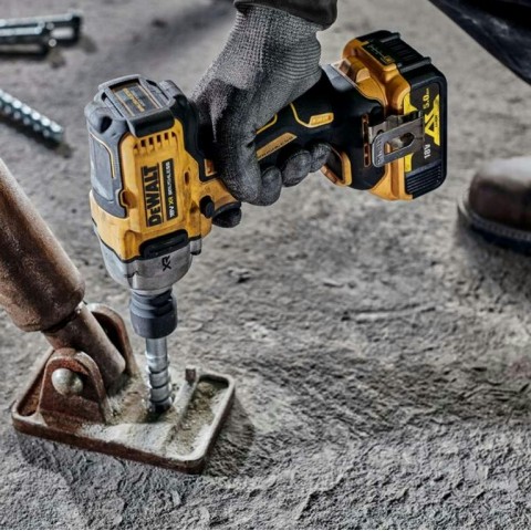 Аккумуляторный ударный гайковерт DeWALT DCF891P2LRT-QW