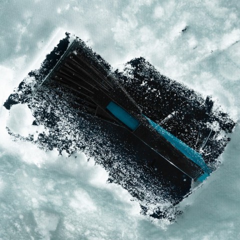 Щетка-сметка для снега со скребком 400 мм, бирюзовая Sparta Россия