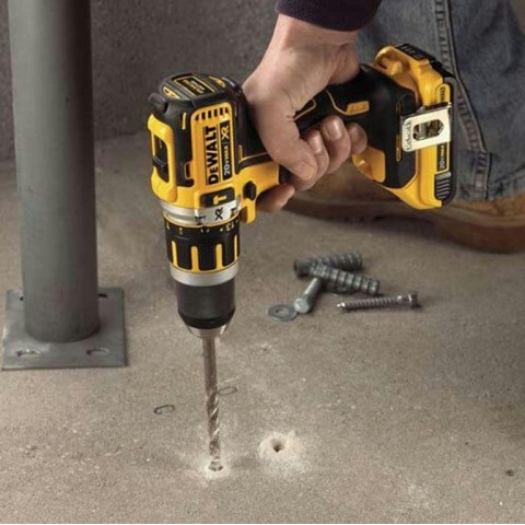 Дрель-шуруповерт ударный бесщёточный аккумуляторный DeWALT DCD795D2-QW