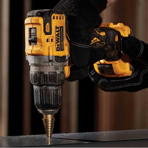 Аккумуляторная дрель-шуруповёрт DeWALT DCD701D2