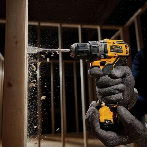 Аккумуляторная дрель-шуруповёрт DeWALT DCD701D2