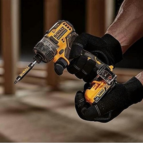 Аккумуляторная дрель-шуруповерт DeWALT "XR" 12V DCF601D2