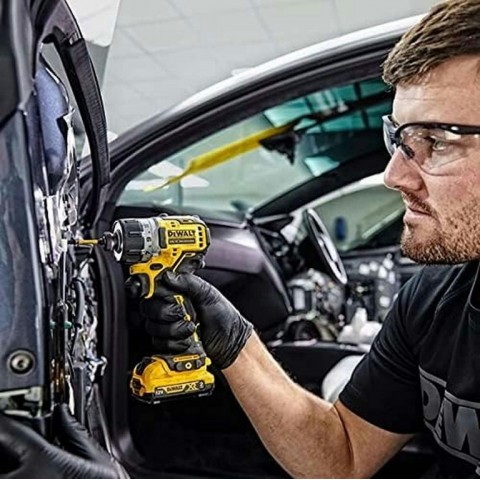 Аккумуляторная дрель-шуруповерт DeWALT "XR" 12V DCF601D2