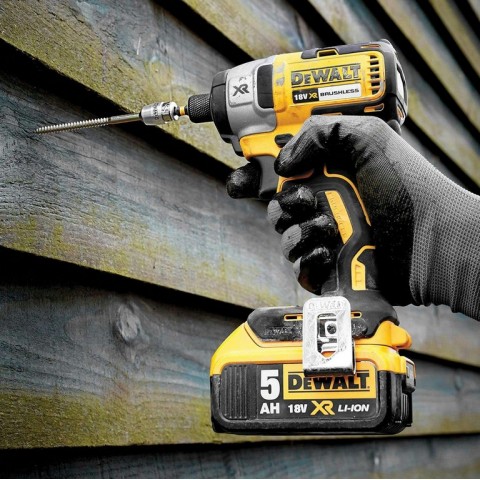 Аккумуляторный ударный шуруповерт DeWALT "XR" 18V DCF887NT